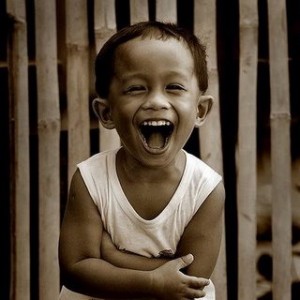http://kimandjason.com/blog/wp-content/uploads/2009/08/pinoy-kid-laughing-300x300.jpg